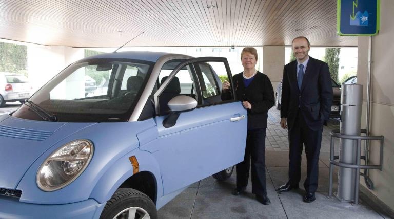 Gro Harlem Brundtland and Luis Atienza during the visit to Red Eléctrica