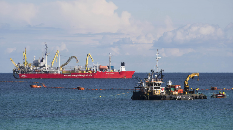 Barco cablero en Mallorca