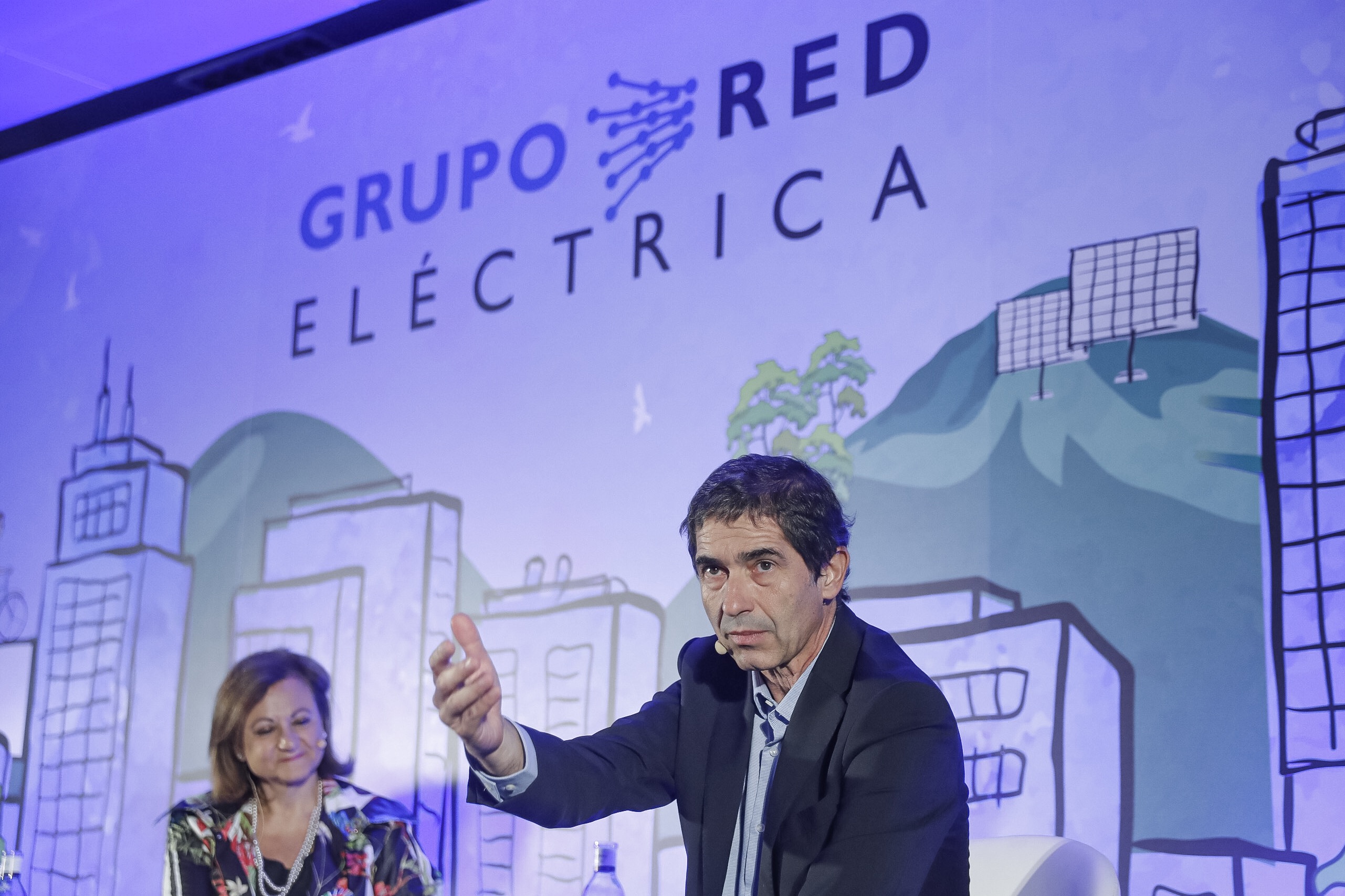 Cristina Gallach y Carlos Mataix, Alta Comisionada para la Agenda 2030, y Carlos Mataix, Director del Centro de Innovación en Tecnología para el Desarrollo Humano de la Universidad Politécnica de Madrid