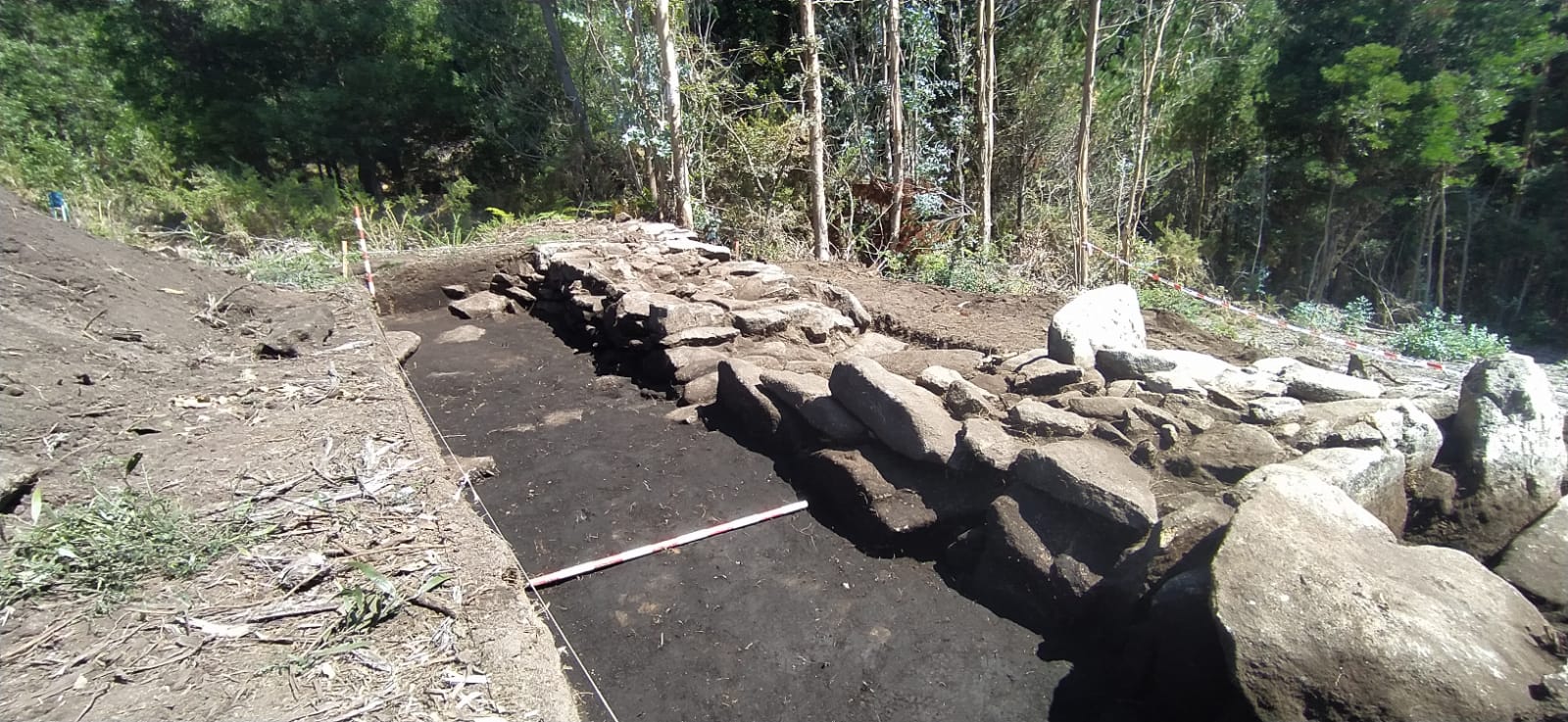 Excavaciones arqueológicas en el entorno de Castro Valente, entre Padrón y La Estrada