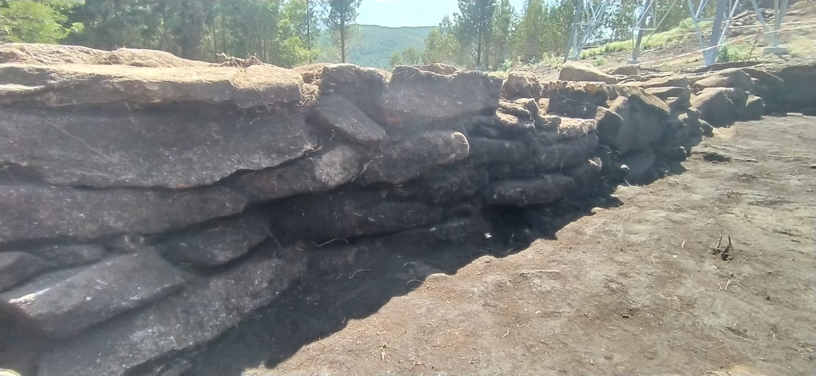 Excavaciones arqueológicas en el entorno de Castro Valente, entre Padrón y La Estrada