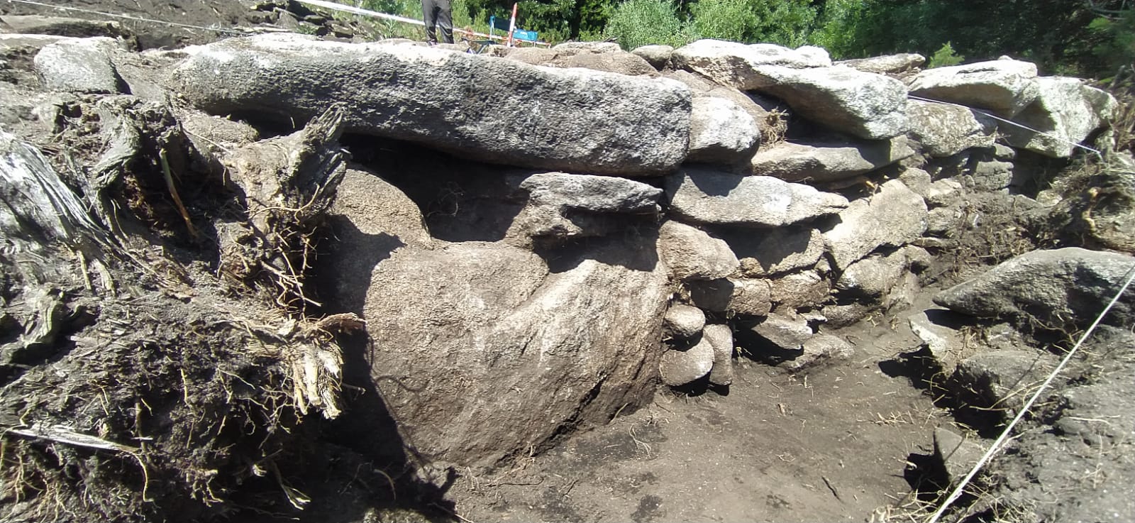 Excavaciones arqueológicas en el entorno de Castro Valente, entre Padrón y La Estrada