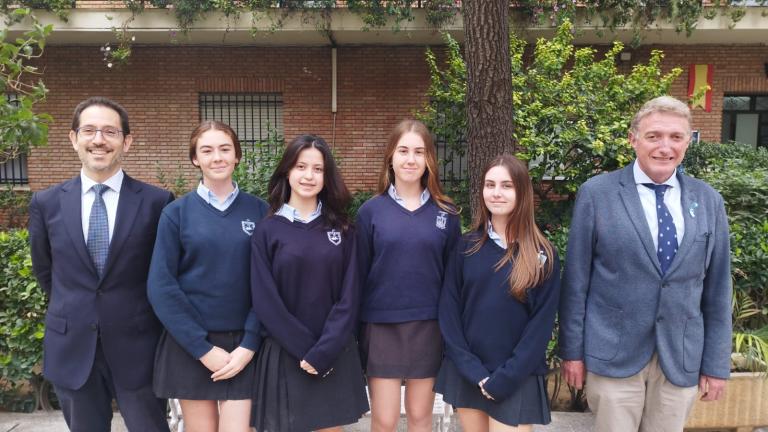 El equipo de alumnas ganadoras en 4º de ESO, del colegio Buen Pastor.