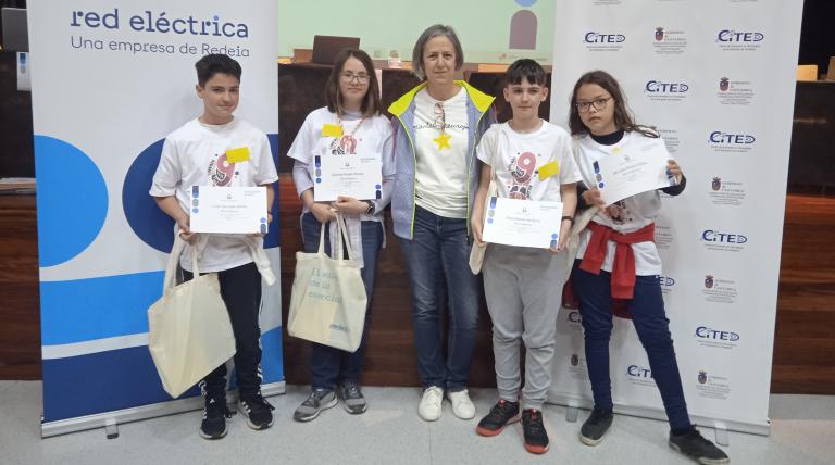 Los ganadores en la categoría de 1º de ESO: los alumnos del IES La albericia Gabriela Pineda, Diego Mateos del Barrio, Ian luca Arreaza y Lucas San Juan.