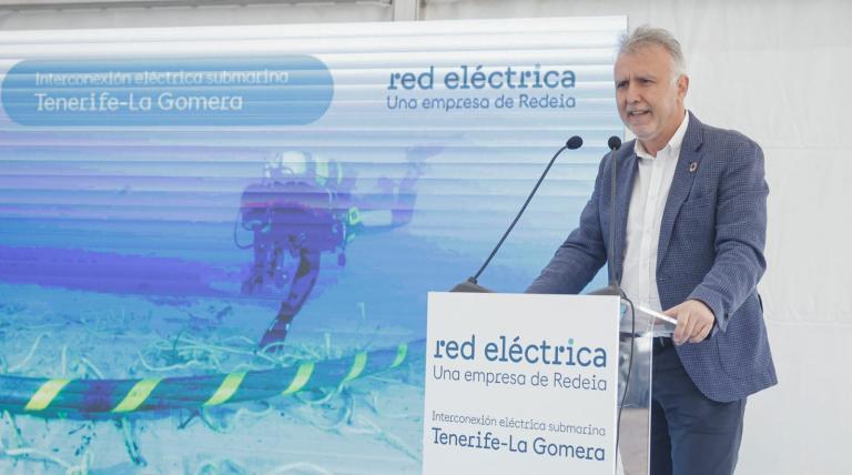 El presidente de Canarias, Ángel Victor Torres, durante su intervención.