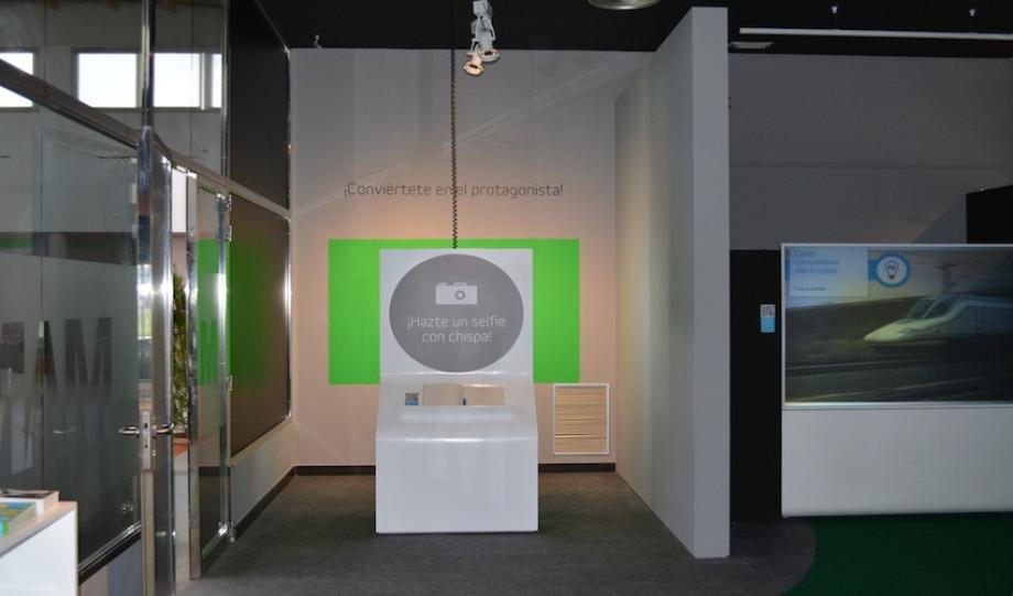 Stay connected: Photo booth.